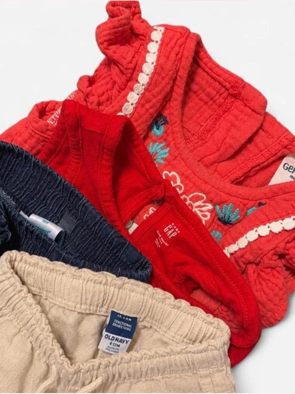 GAP all front embroidered